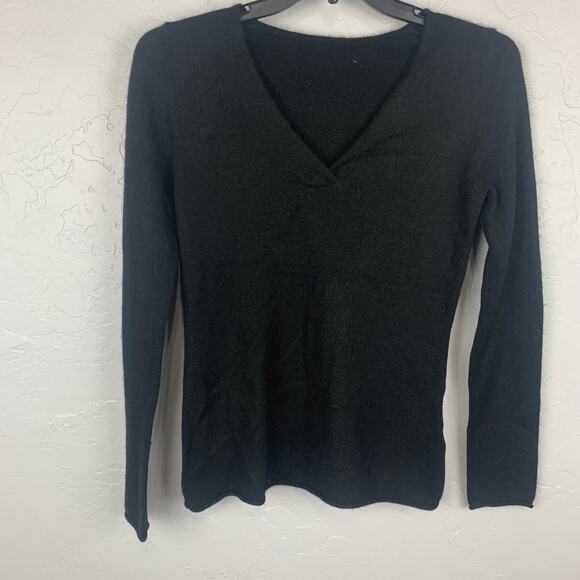 Gap Cashmere Sweater Womens Medium Black V Neck Pullover Soft Warm - Picture 1 of 6
